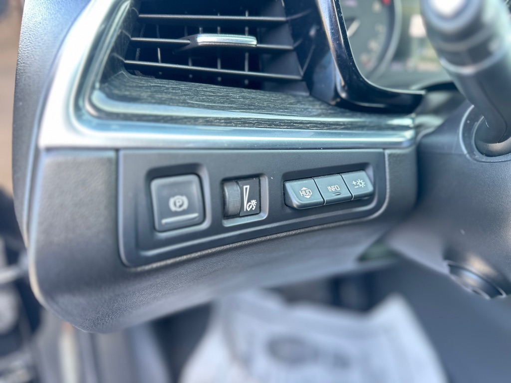 Photo 16 of this CADILLAC XT5