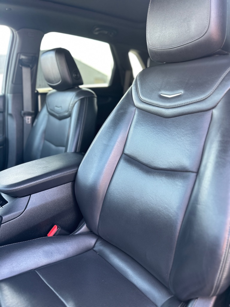 Photo 18 of this CADILLAC XT5