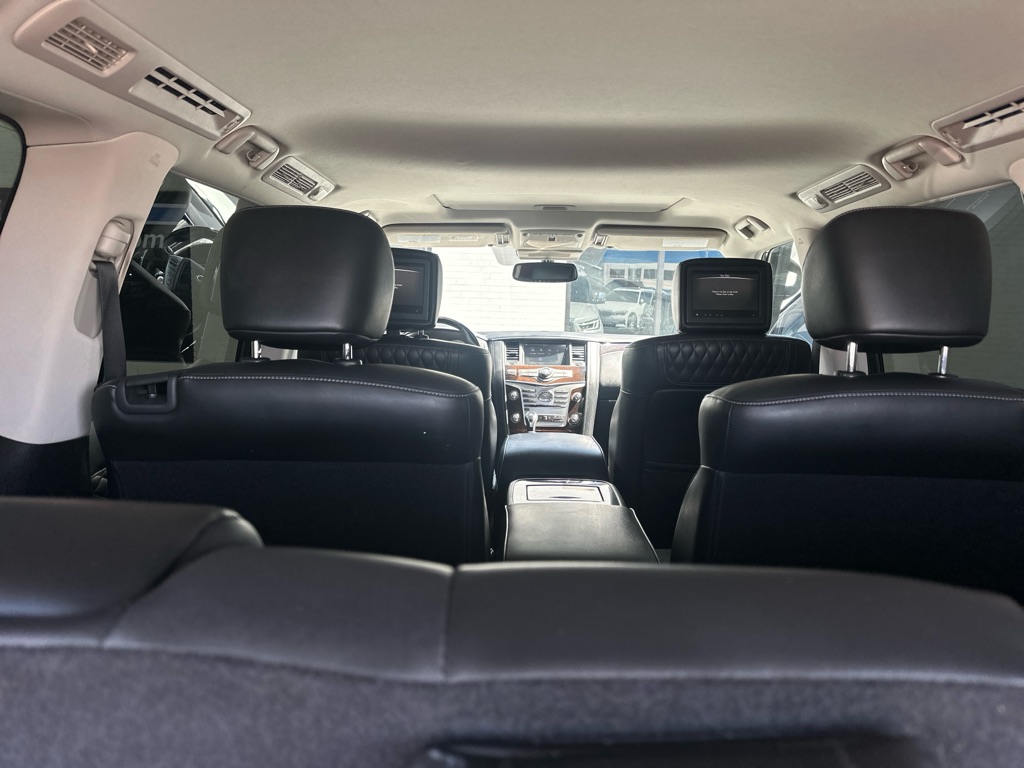 Photo 36 of this INFINITI QX80