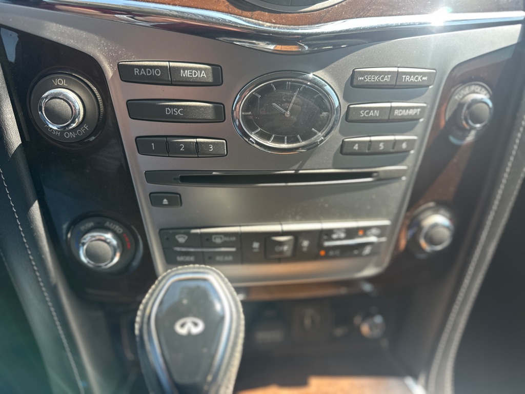 Photo 23 of this INFINITI QX80