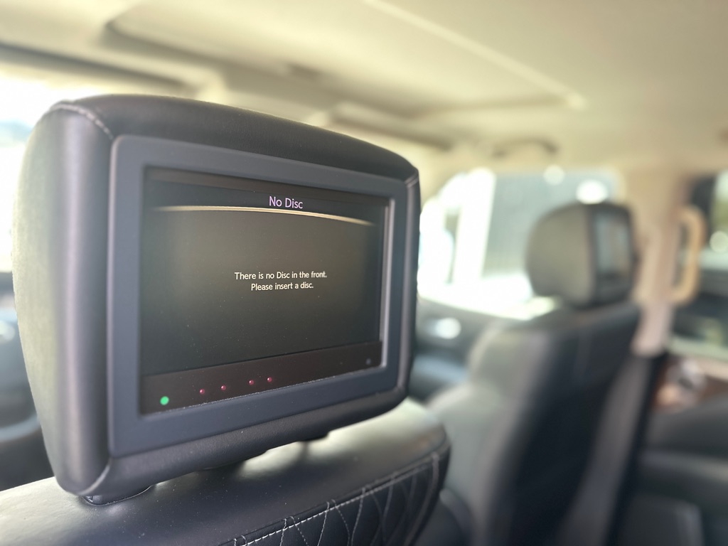 Photo 33 of this INFINITI QX80