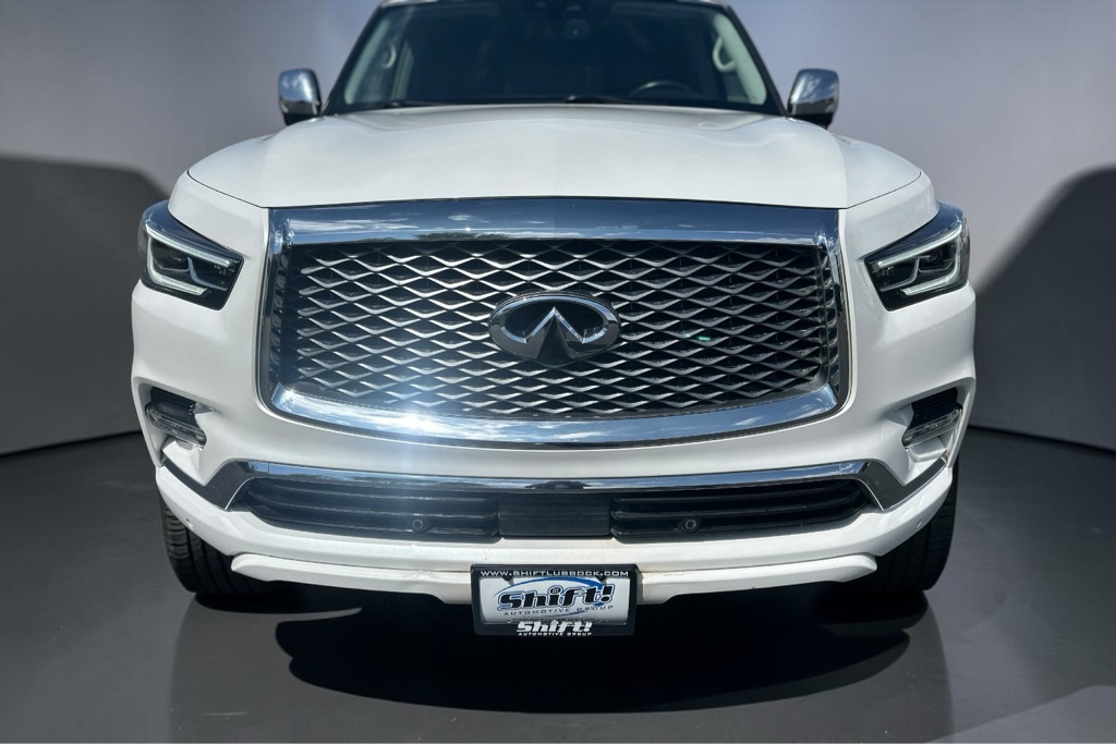 Photo 2 of this INFINITI QX80