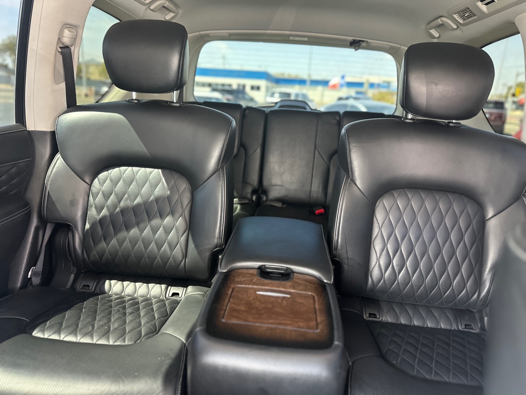 Photo 28 of this INFINITI QX80