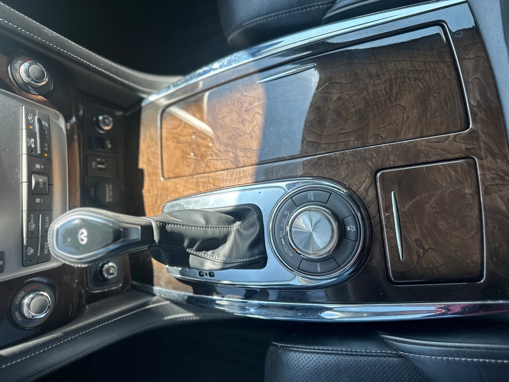 Photo 24 of this INFINITI QX80