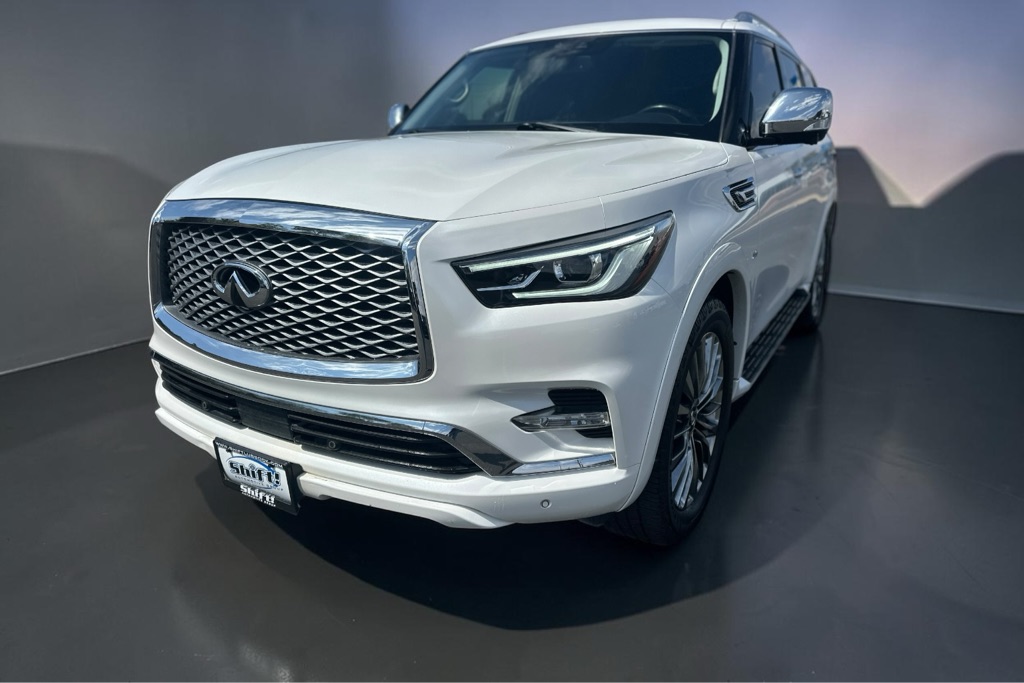 Photo 3 of this INFINITI QX80