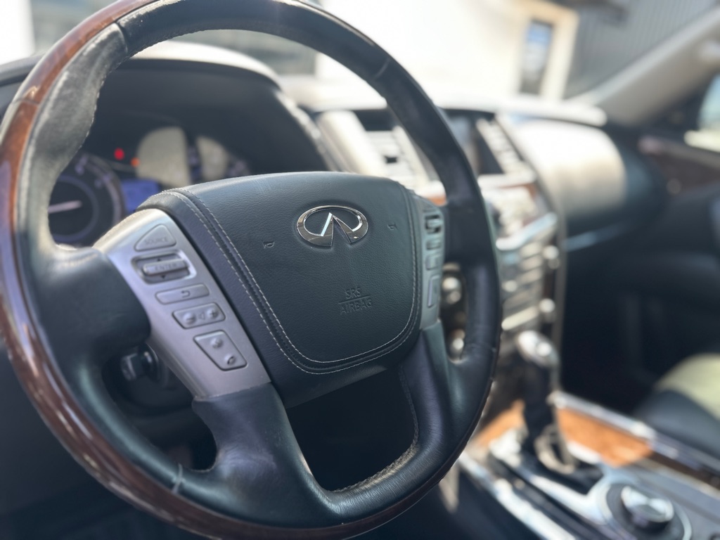 Photo 19 of this INFINITI QX80