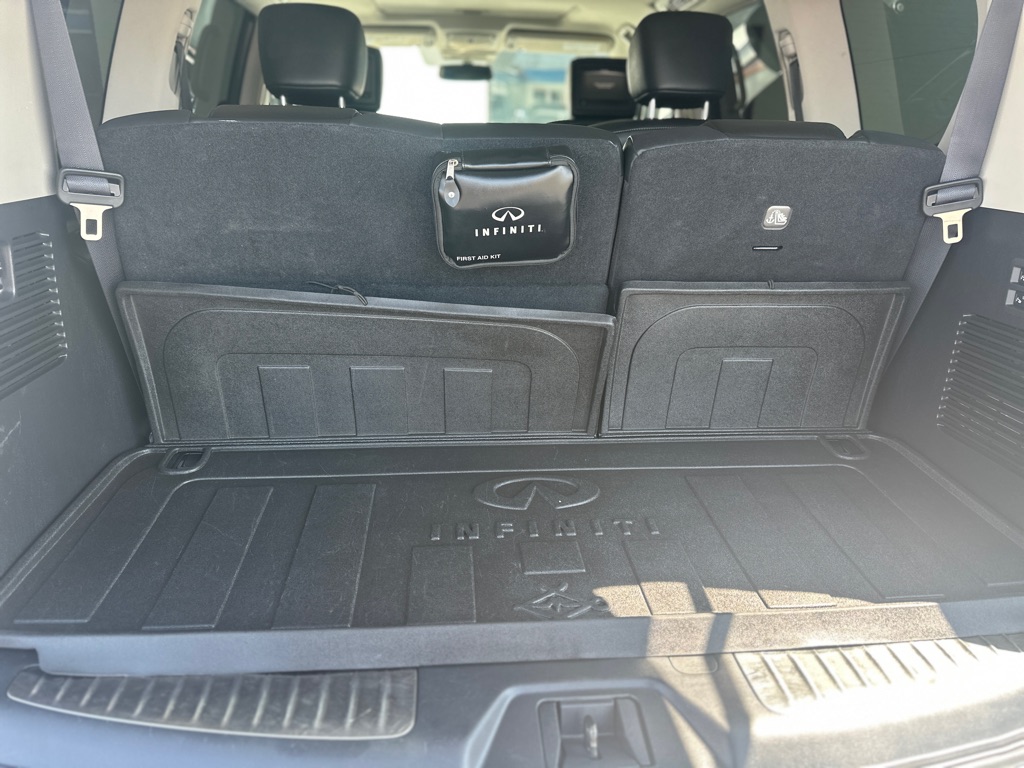 Photo 34 of this INFINITI QX80