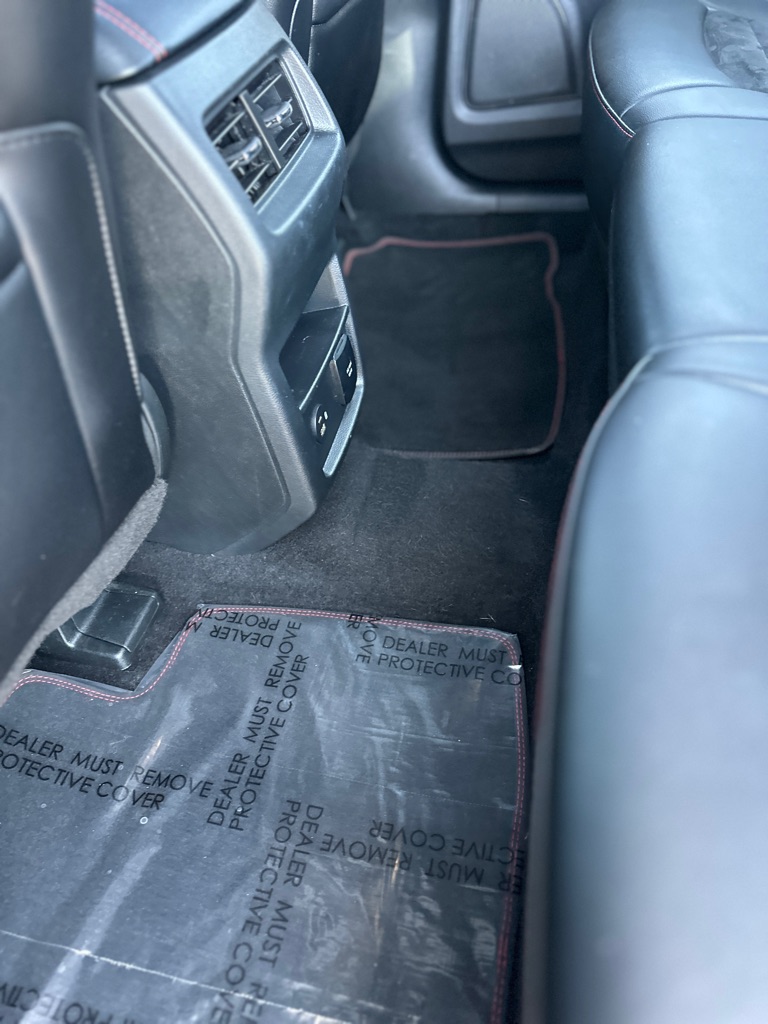Photo 27 of this FORD EDGE