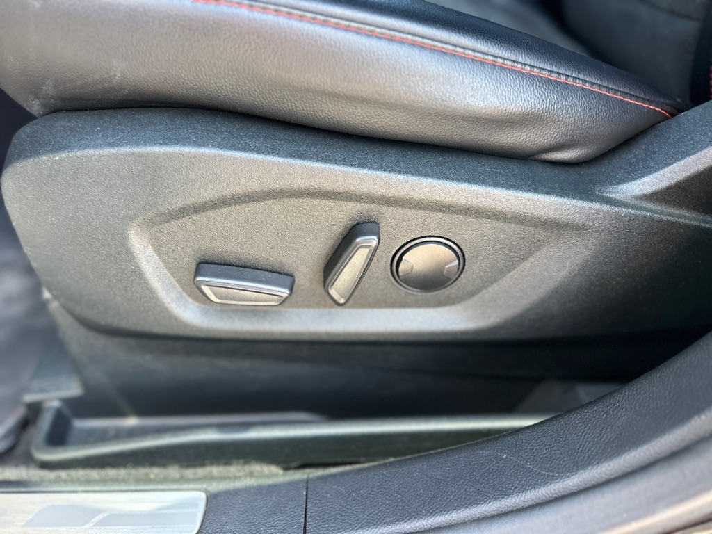 Photo 15 of this FORD EDGE