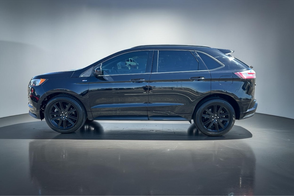 Photo 9 of this FORD EDGE