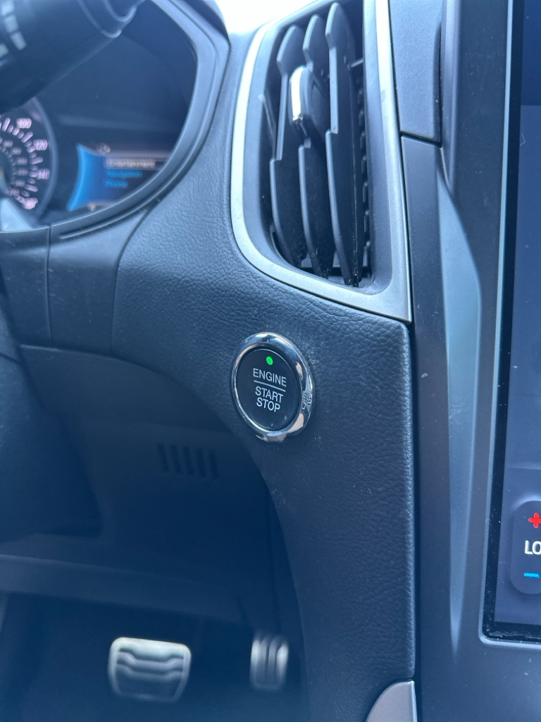 Photo 25 of this FORD EDGE