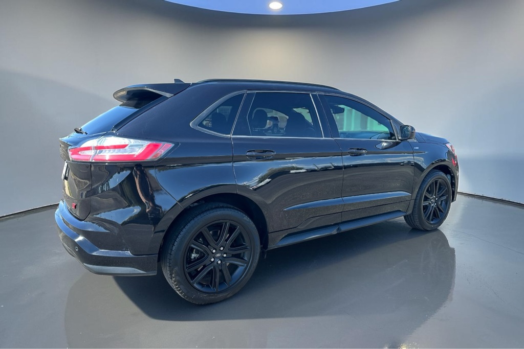 Photo 4 of this FORD EDGE