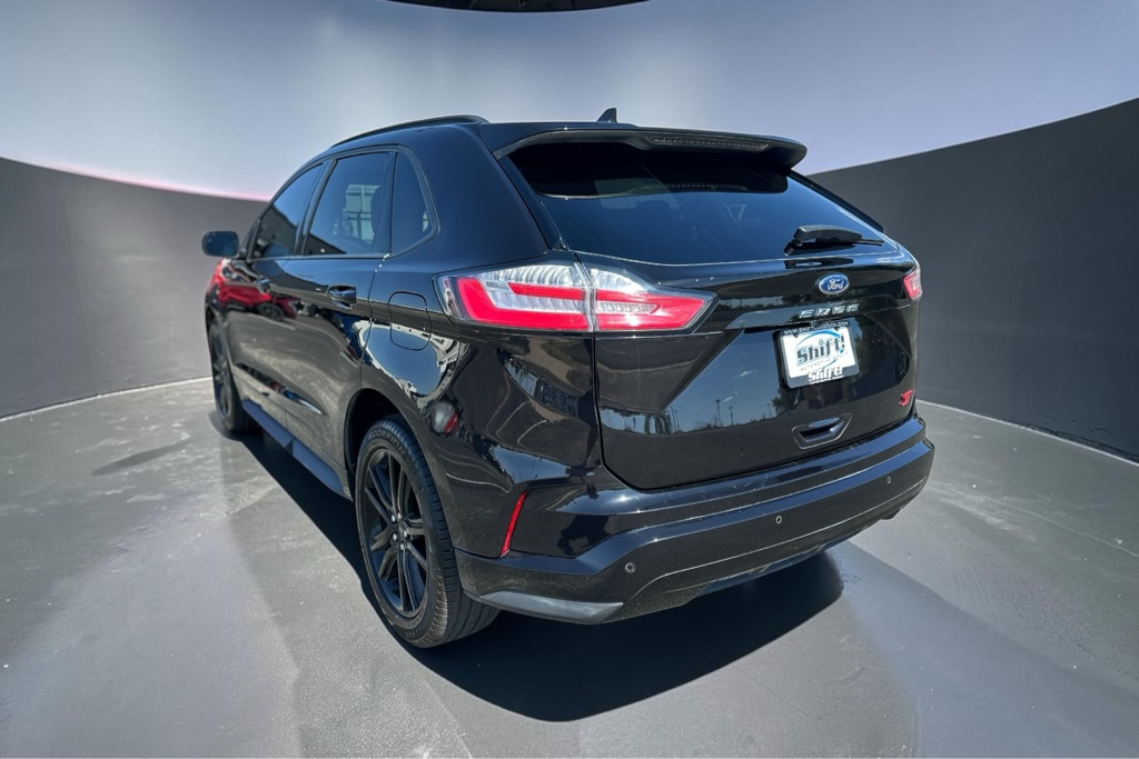 Photo 7 of this FORD EDGE