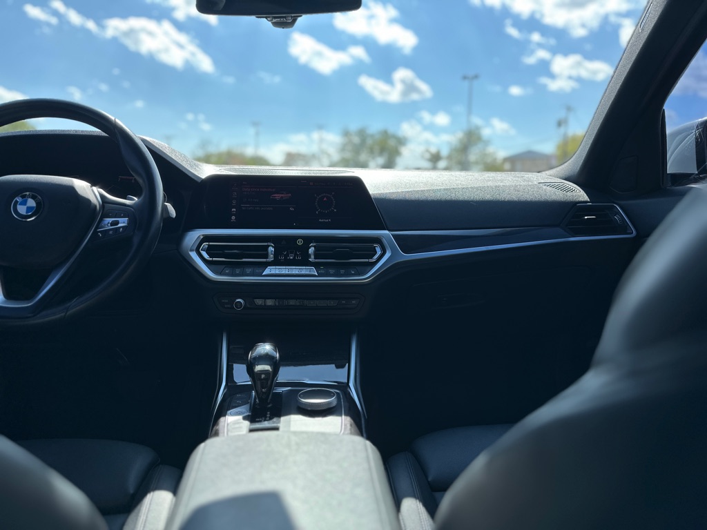 Photo 31 of this BMW 330I