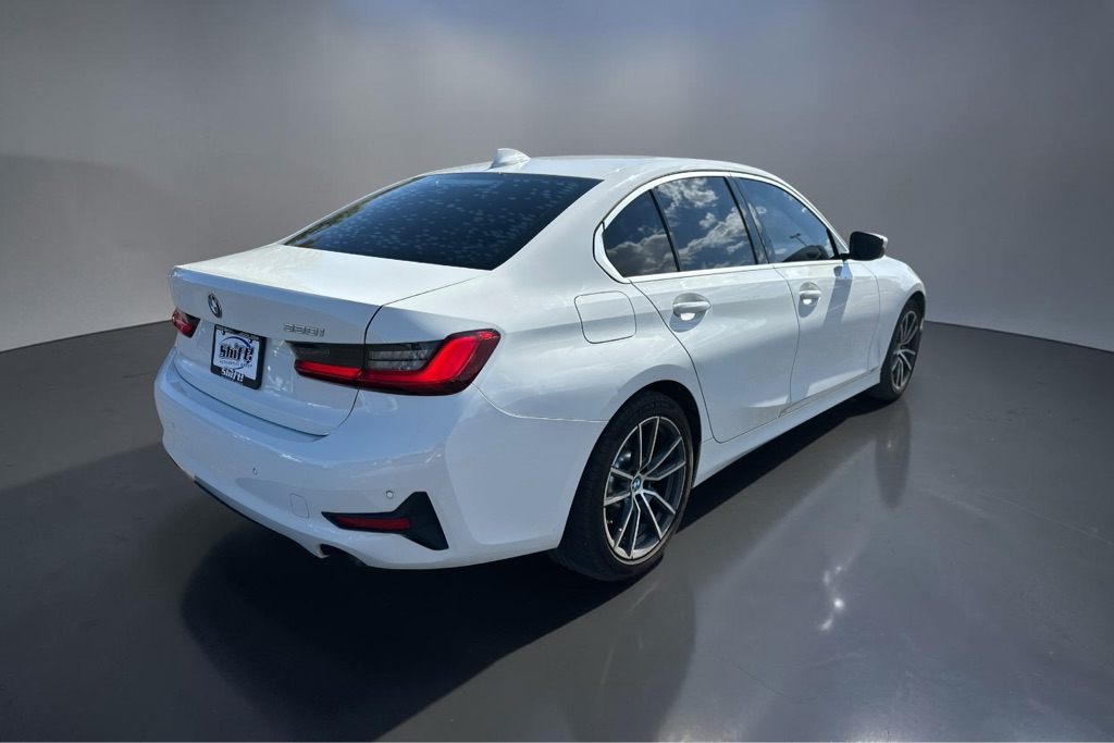 Photo 7 of this BMW 330I