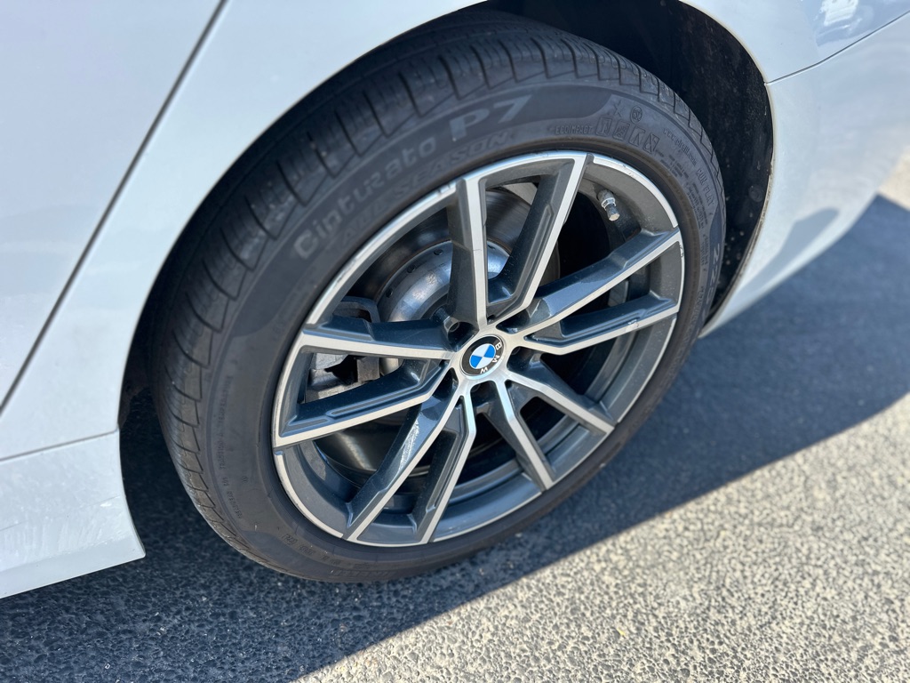Photo 13 of this BMW 330I