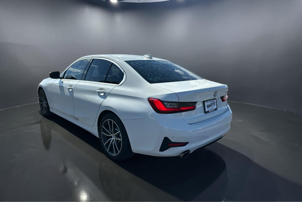 Photo 9 of this BMW 330I