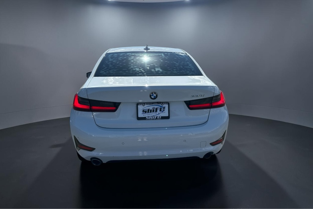 Photo 8 of this BMW 330I