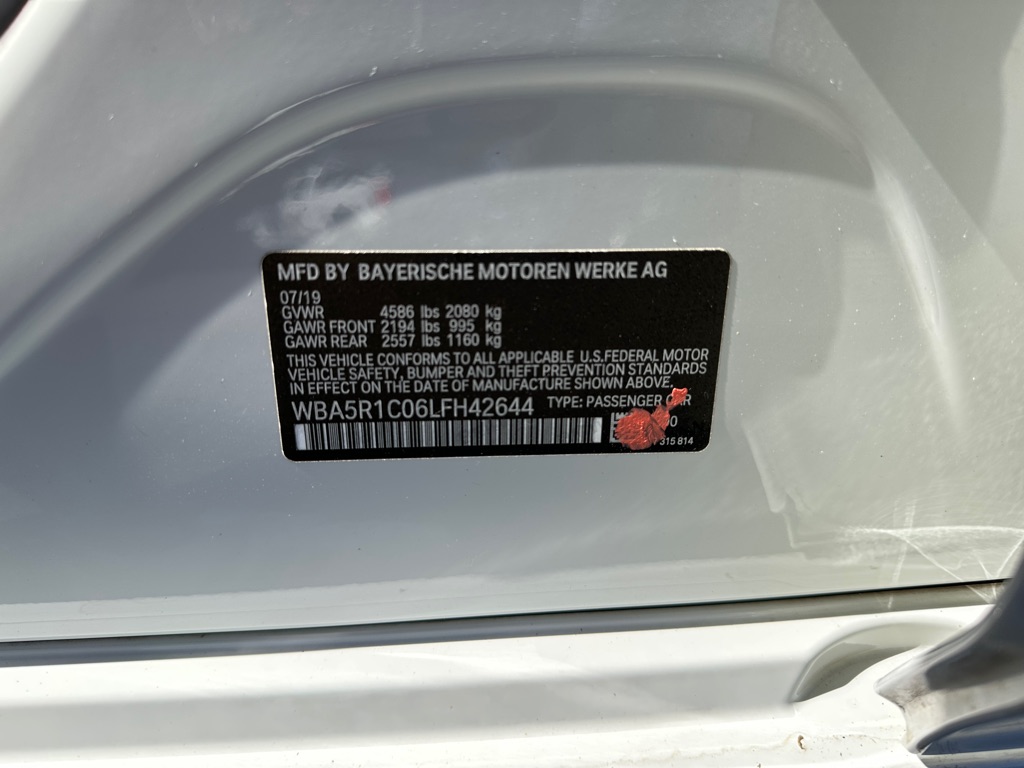 Photo 32 of this BMW 330I