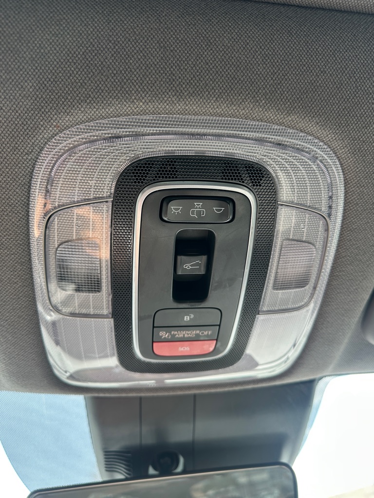 Photo 26 of this HYUNDAI ELANTRA