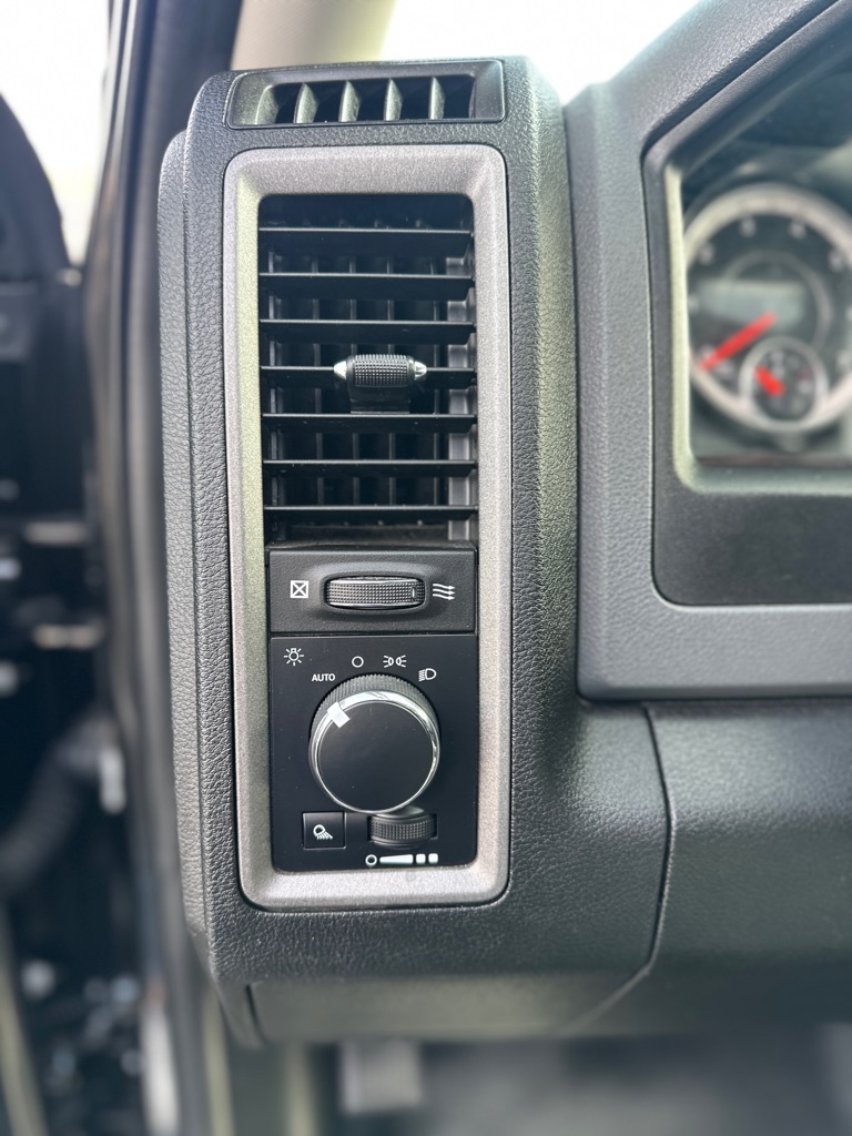 Photo 16 of this RAM 1500 CLASSIC