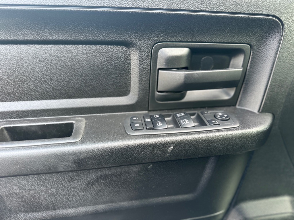 Photo 14 of this RAM 1500 CLASSIC