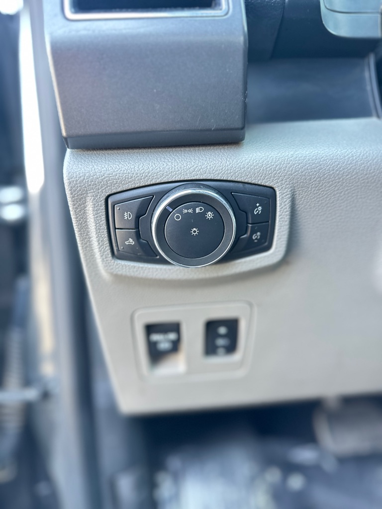 Photo 18 of this FORD F150
