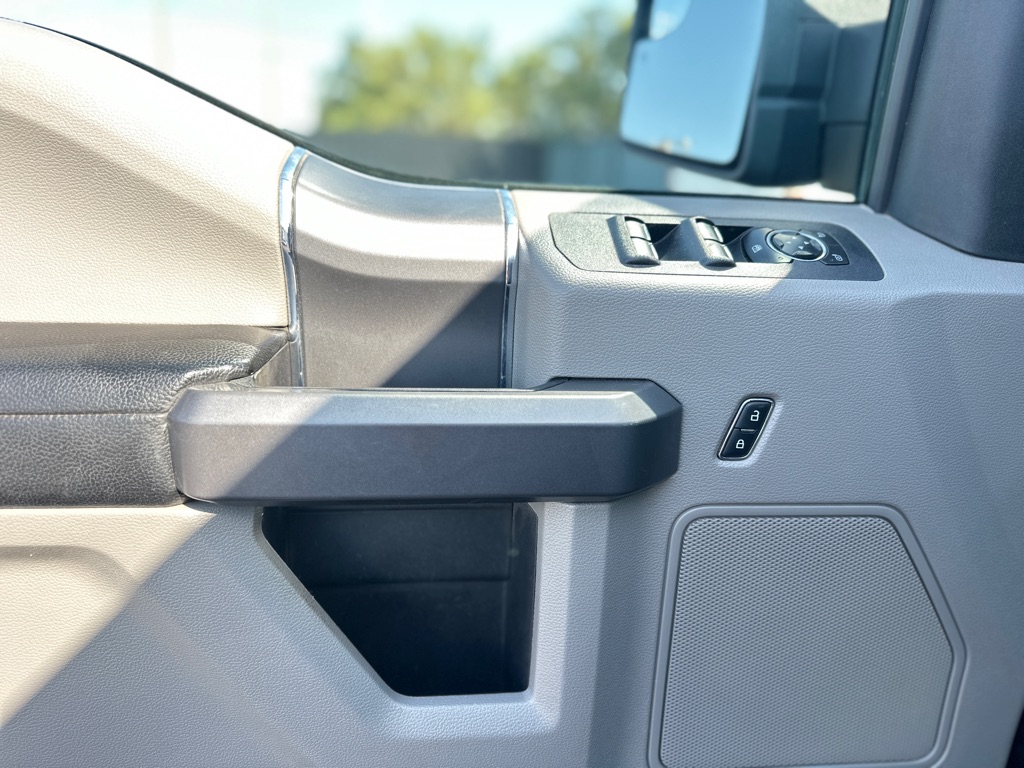 Photo 16 of this FORD F150