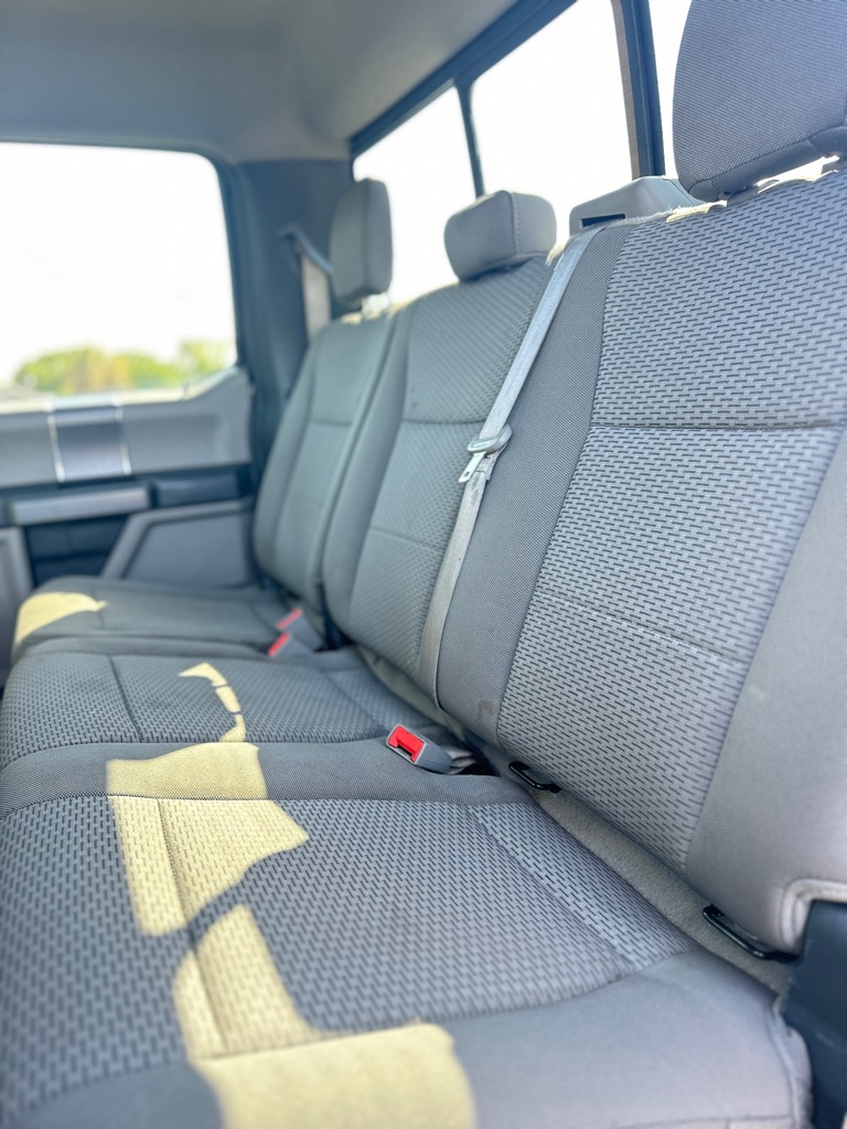 Photo 31 of this FORD F150