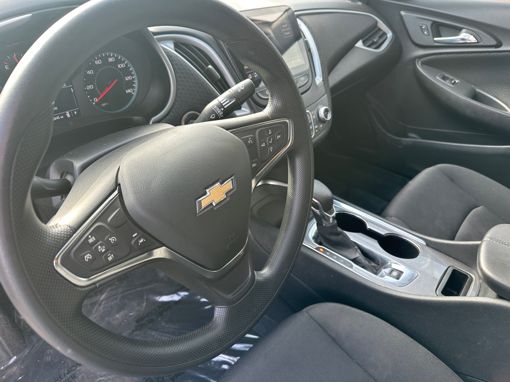 Photo 15 of this CHEVROLET MALIBU