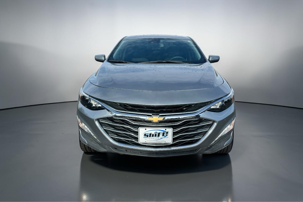 Photo 2 of this CHEVROLET MALIBU
