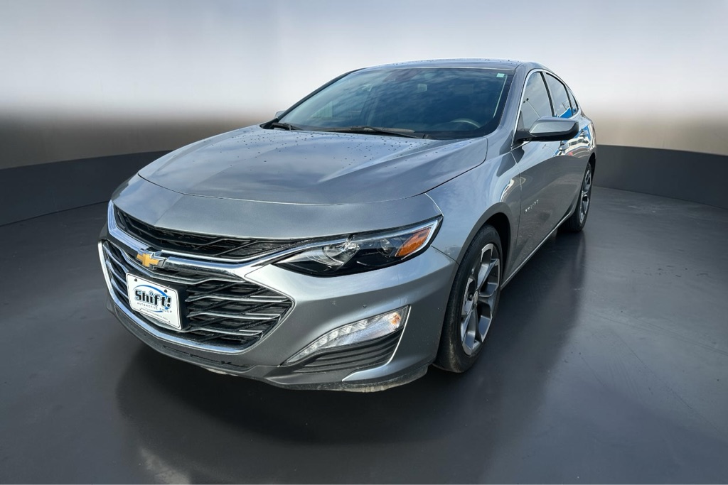 Photo 3 of this CHEVROLET MALIBU