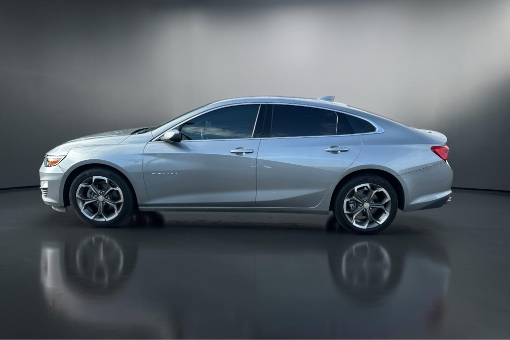 Photo 5 of this CHEVROLET MALIBU