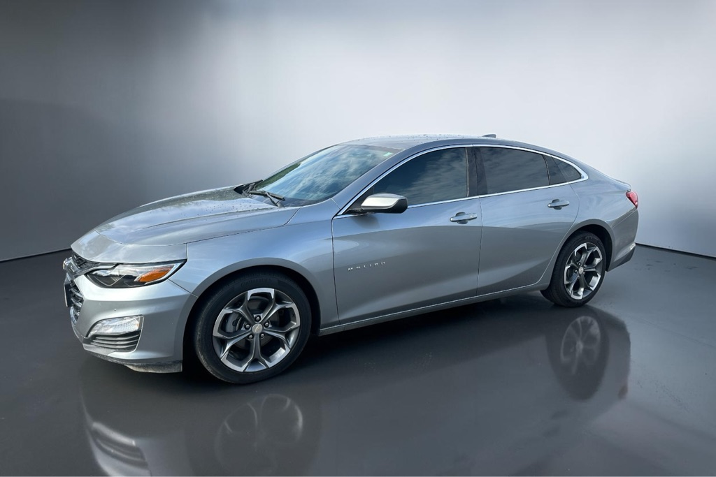Photo 4 of this CHEVROLET MALIBU