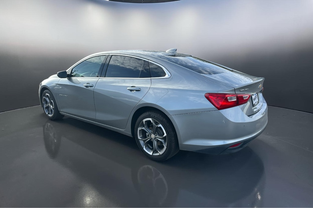 Photo 6 of this CHEVROLET MALIBU