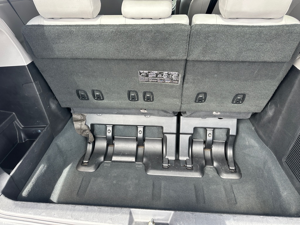 Photo 31 of this TOYOTA SIENNA