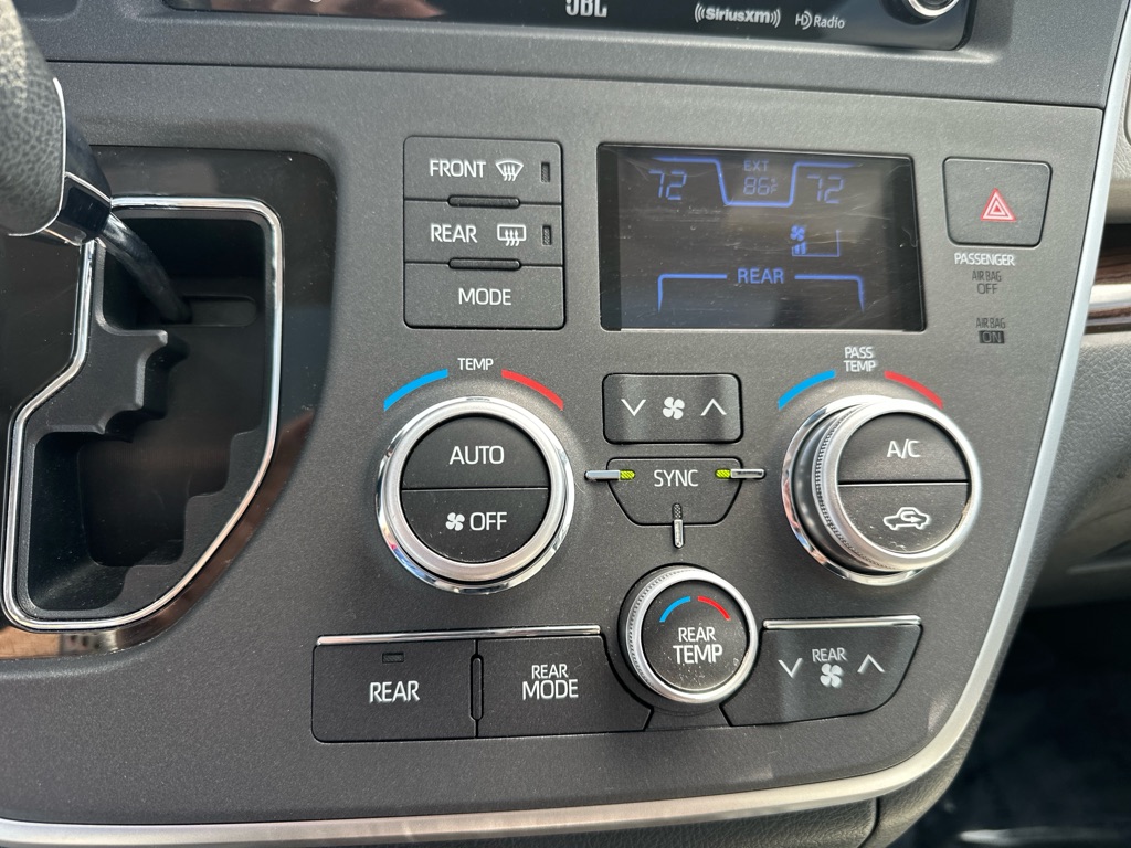 Photo 22 of this TOYOTA SIENNA