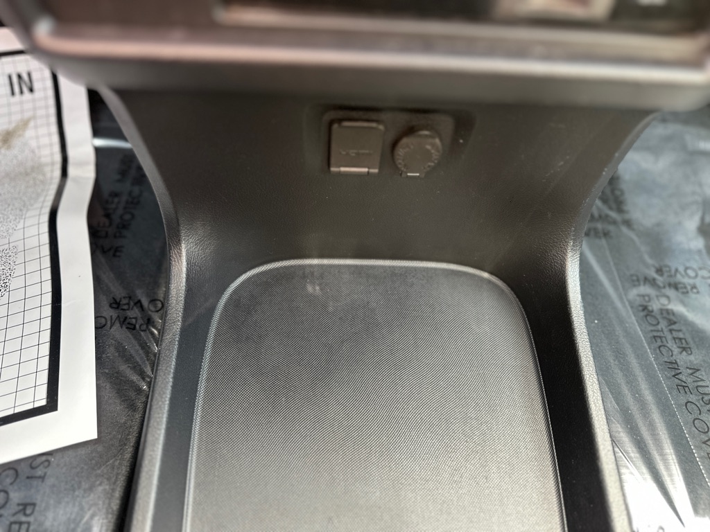 Photo 24 of this TOYOTA SIENNA