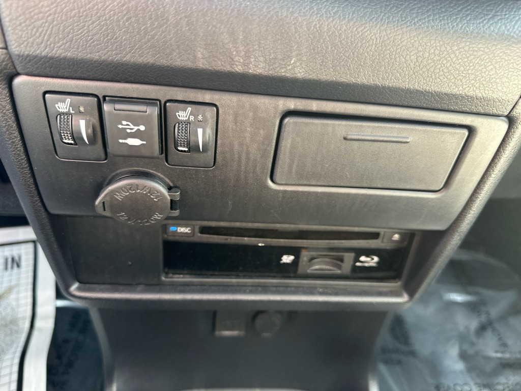 Photo 23 of this TOYOTA SIENNA
