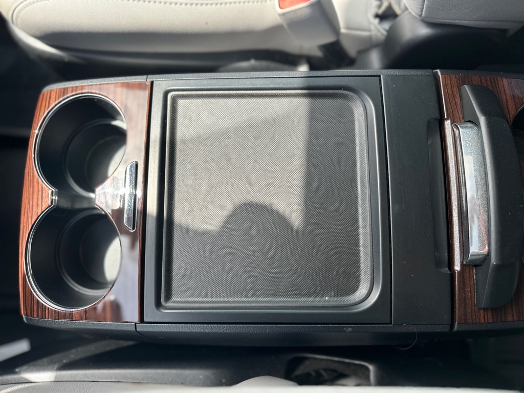 Photo 25 of this TOYOTA SIENNA