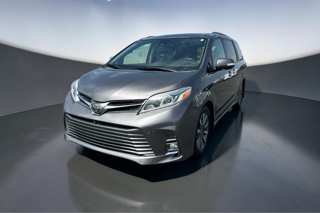 Photo 3 of this TOYOTA SIENNA