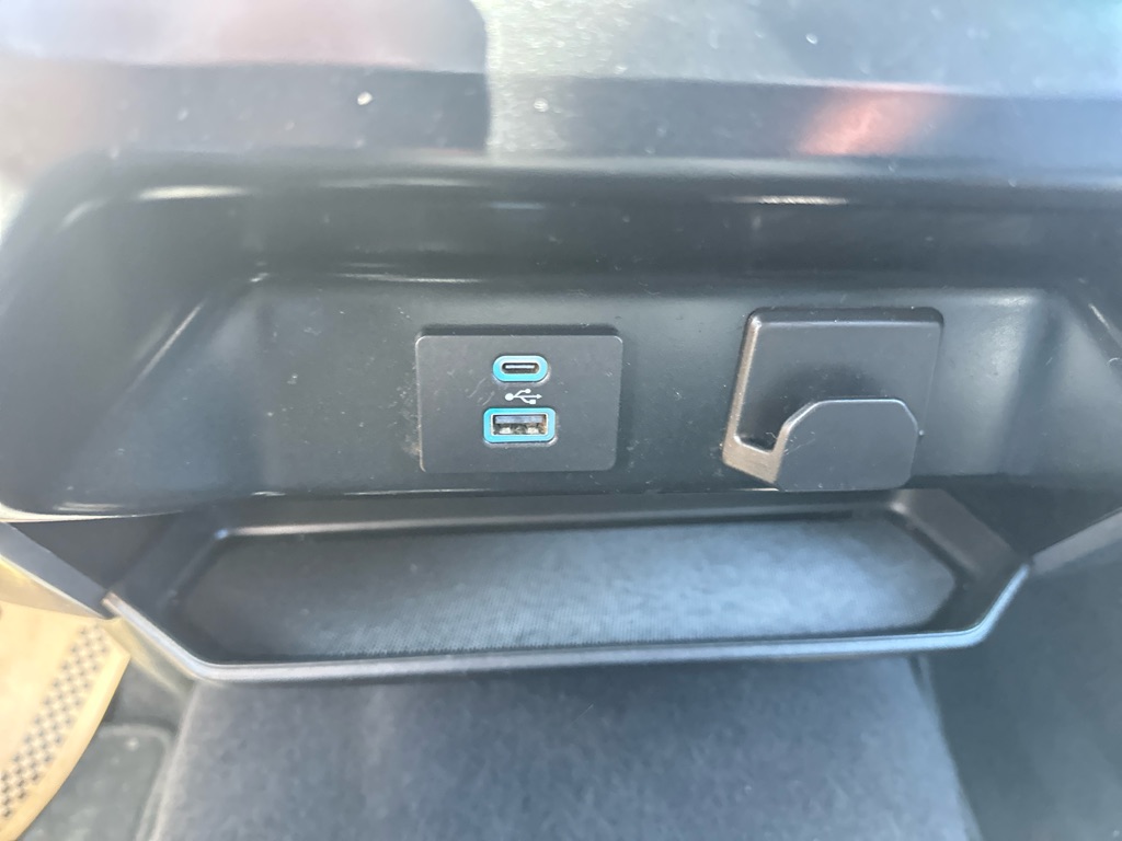 Photo 25 of this FORD F150