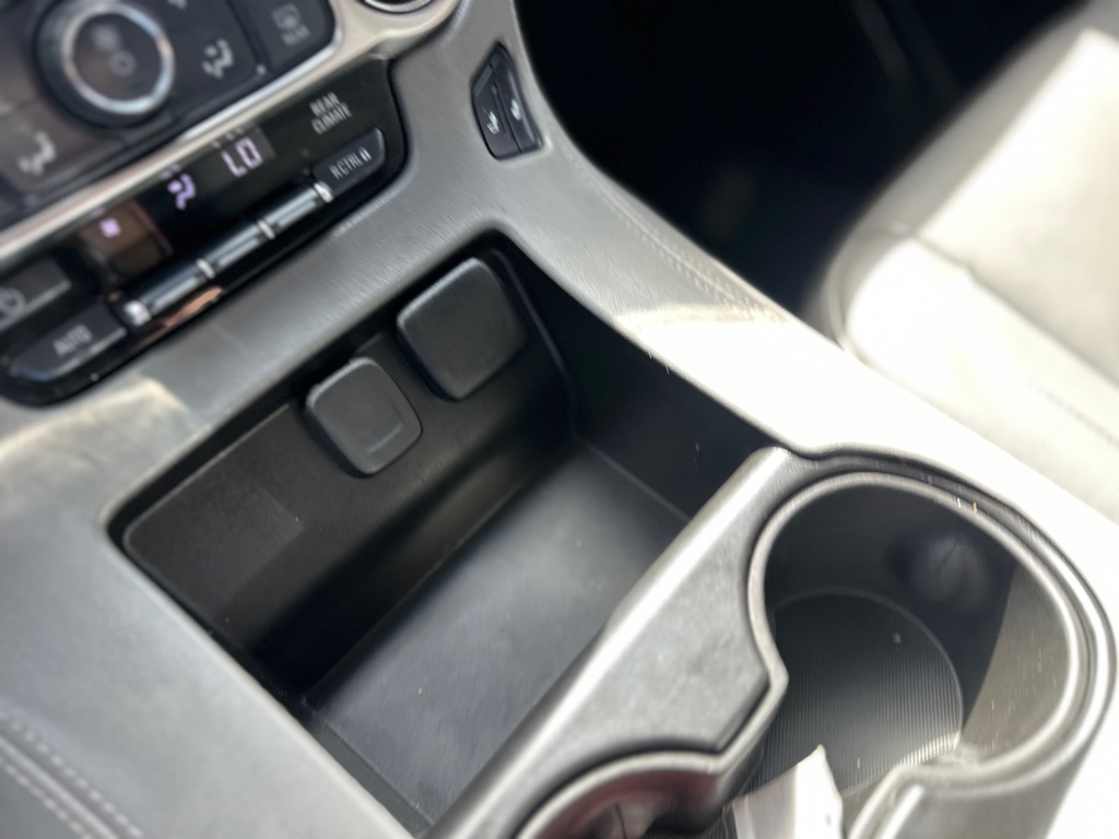 Photo 24 of this CHEVROLET TAHOE