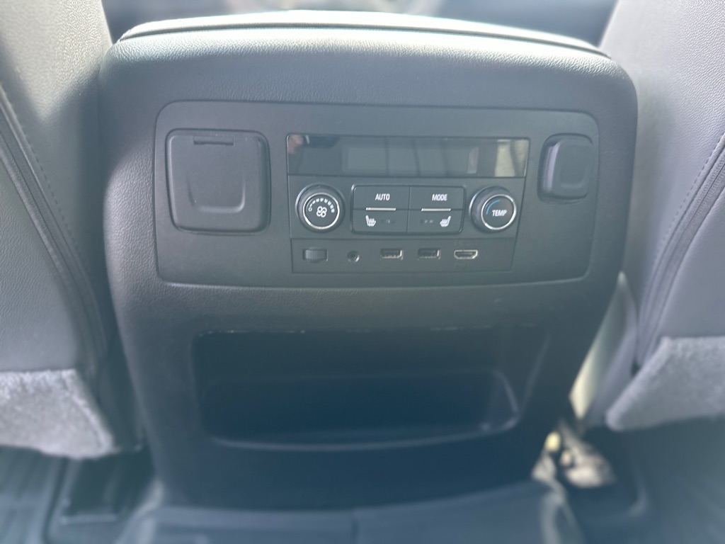 Photo 30 of this CHEVROLET TAHOE