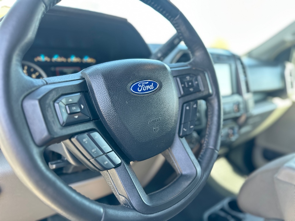 Photo 20 of this FORD F150
