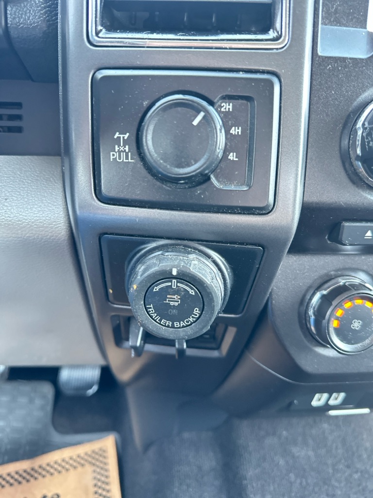 Photo 25 of this FORD F150