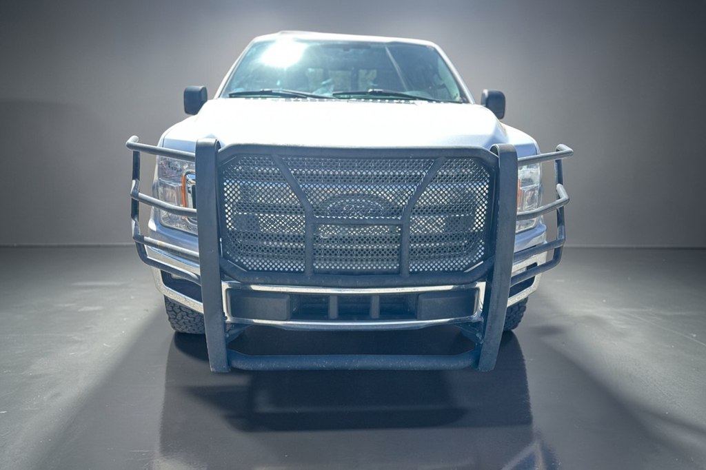 Photo 2 of this FORD F150