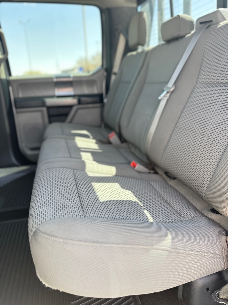 Photo 33 of this FORD F150