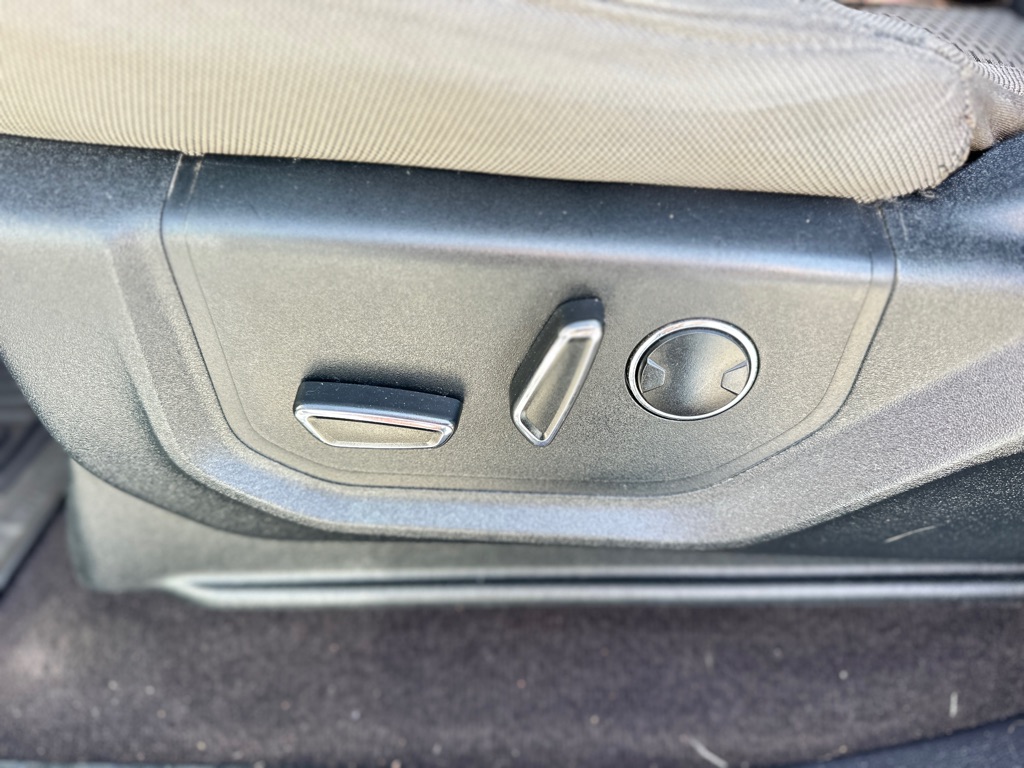 Photo 18 of this FORD F150