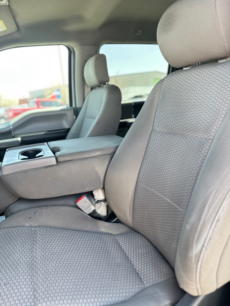 Photo 21 of this FORD F150